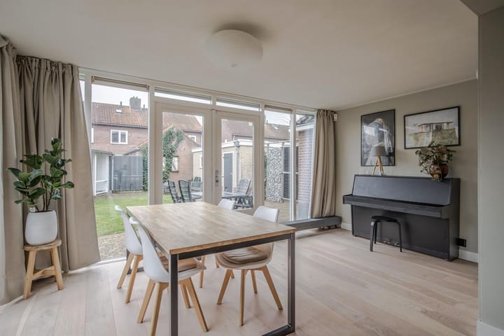 Foto 12 van Poelsstraat 12