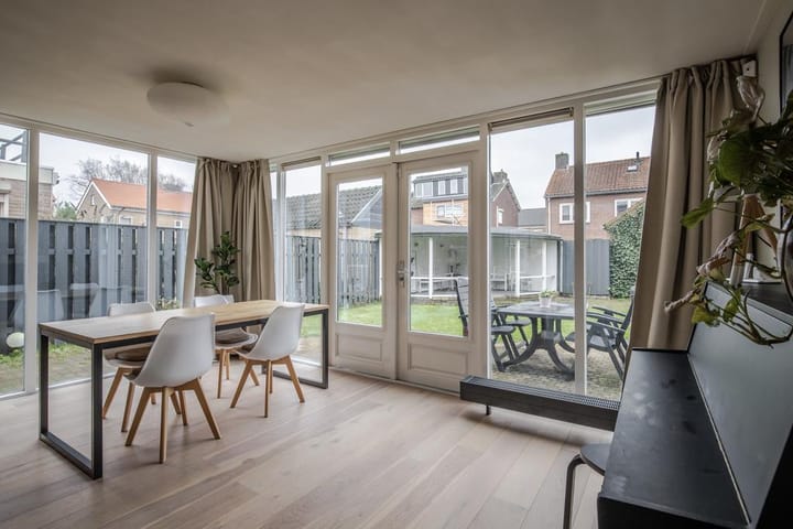 Foto 14 van Poelsstraat 12