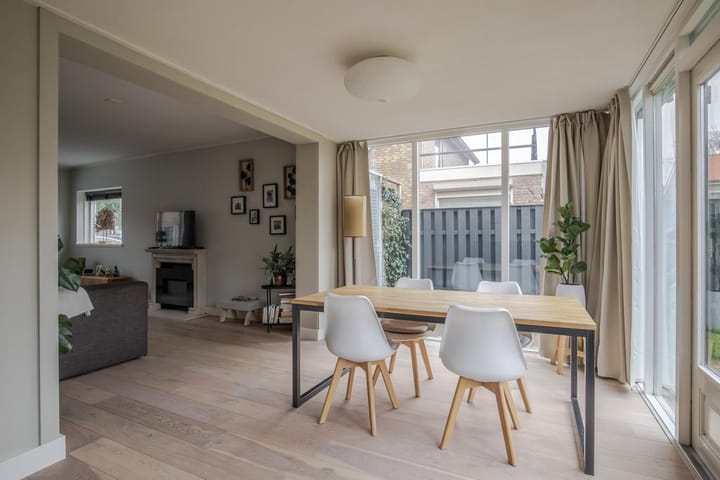 Foto 15 van Poelsstraat 12