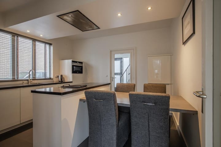 Foto 16 van Poelsstraat 12