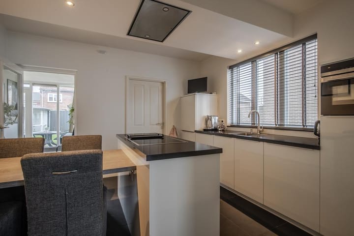 Foto 17 van Poelsstraat 12