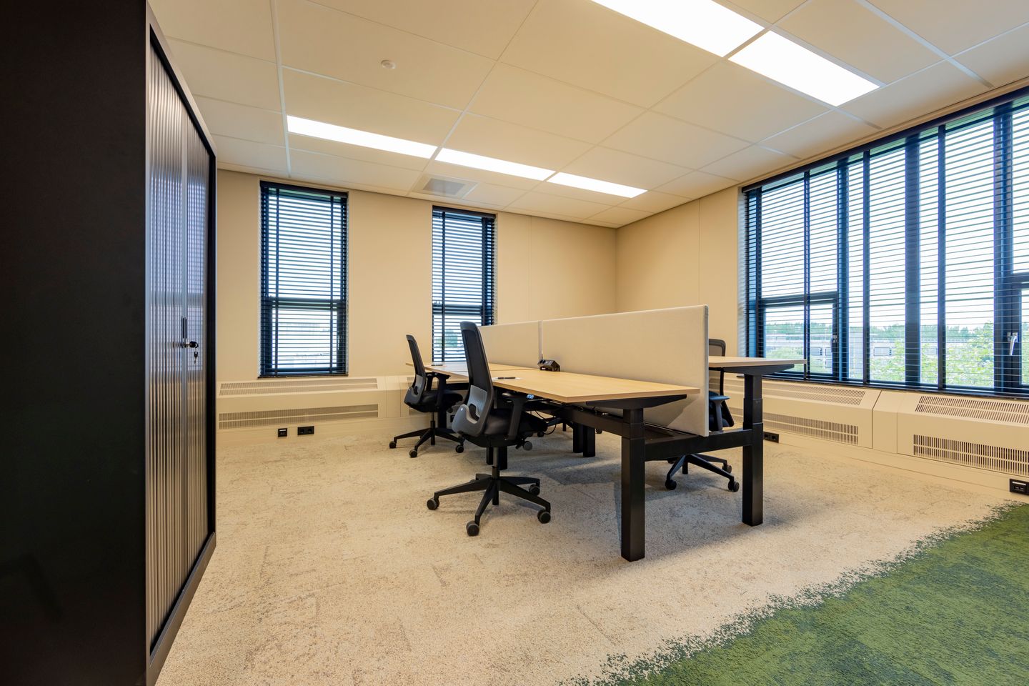 Bekijk foto 2 van Diemerhof 42