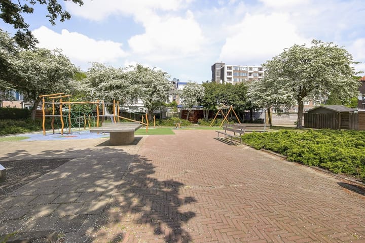 Photo 19 of Burgemeester Van Leeuwenlaan 220