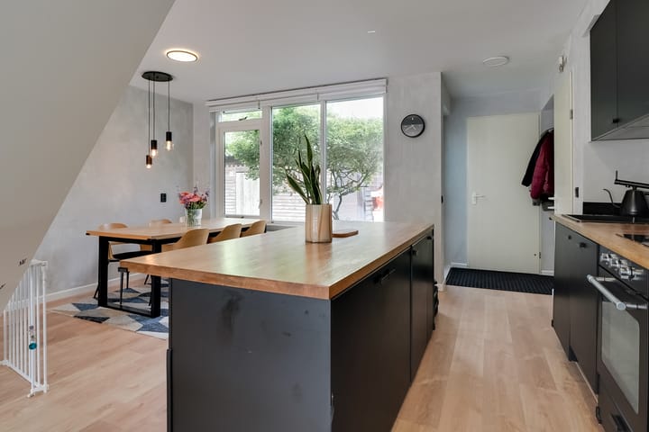 Foto 11 van Van Swietenstraat 9