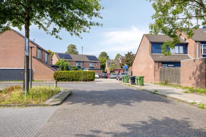 Foto 2 van Weegbree 52