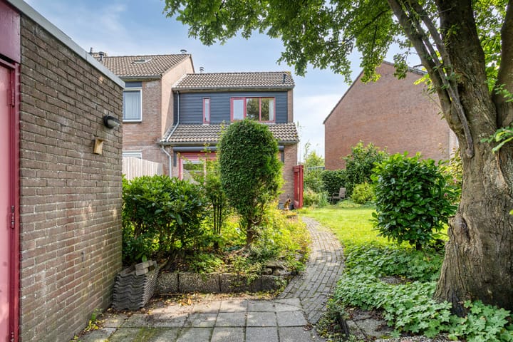 Foto 30 van Weegbree 52