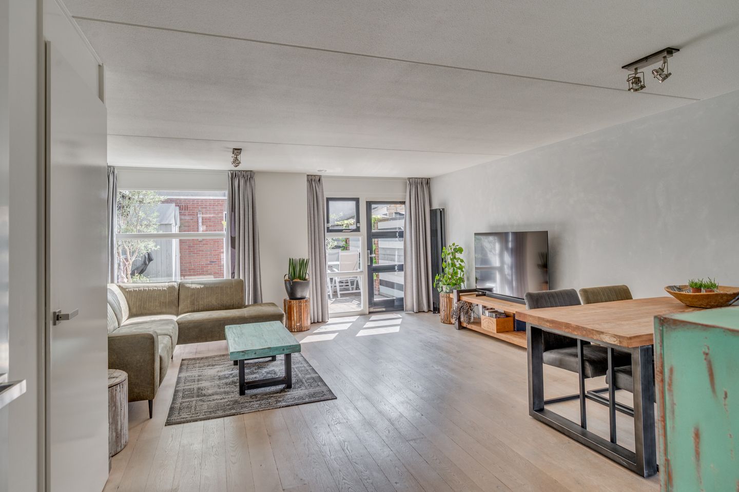 Foto 5 van Biest 106-C