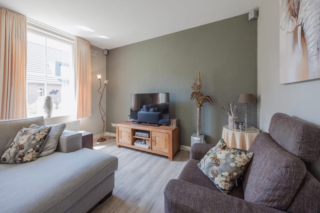 Photo 13 of Dissel 4