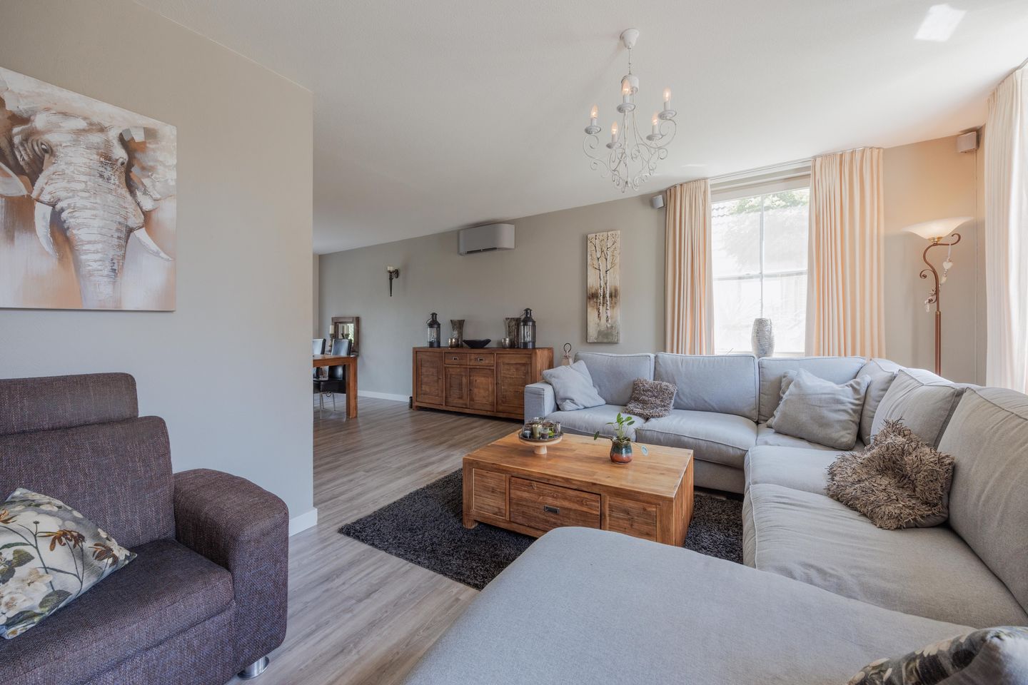 Photo 14 of Dissel 4