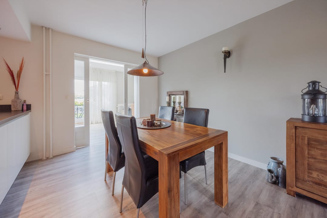 Photo 16 of Dissel 4