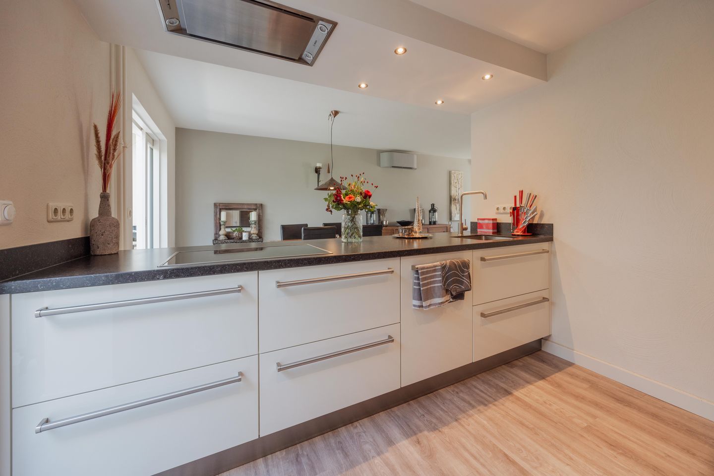 Photo 20 of Dissel 4