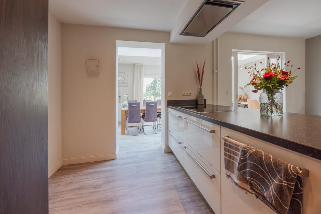 Photo 22 of Dissel 4