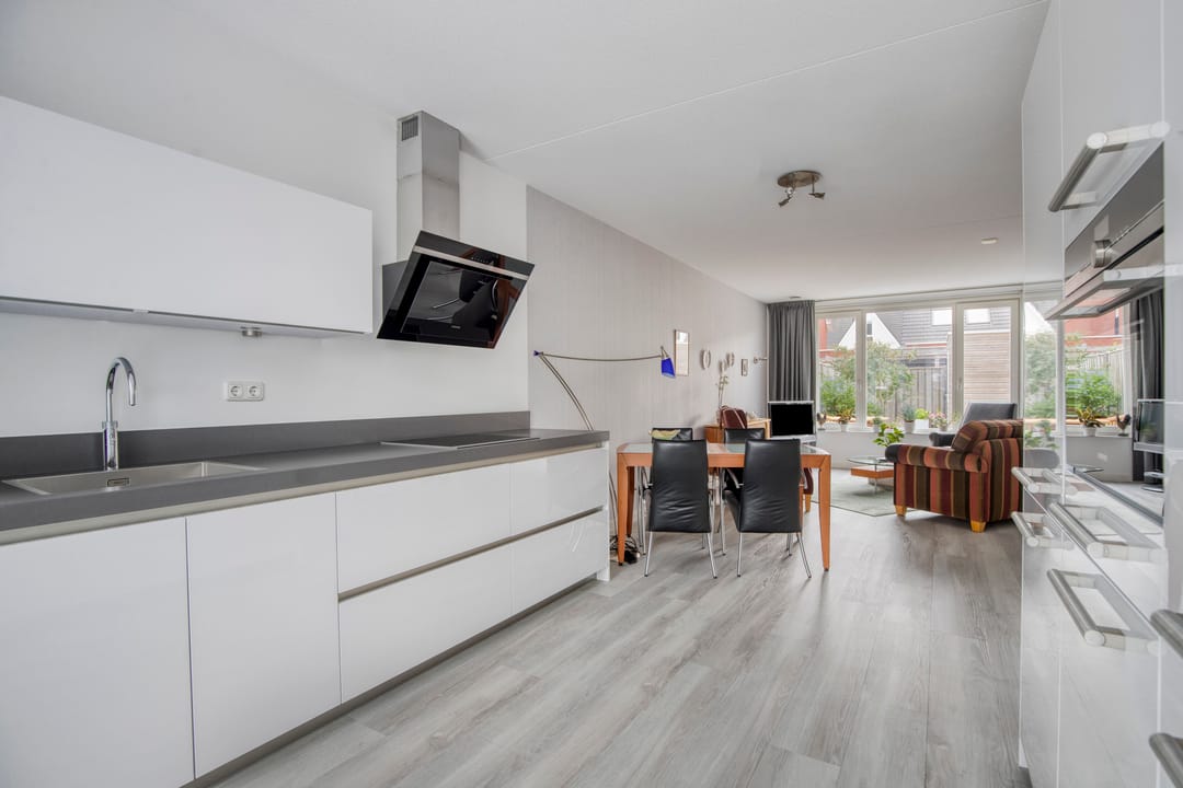 Photo 2 of Waterhoen 5