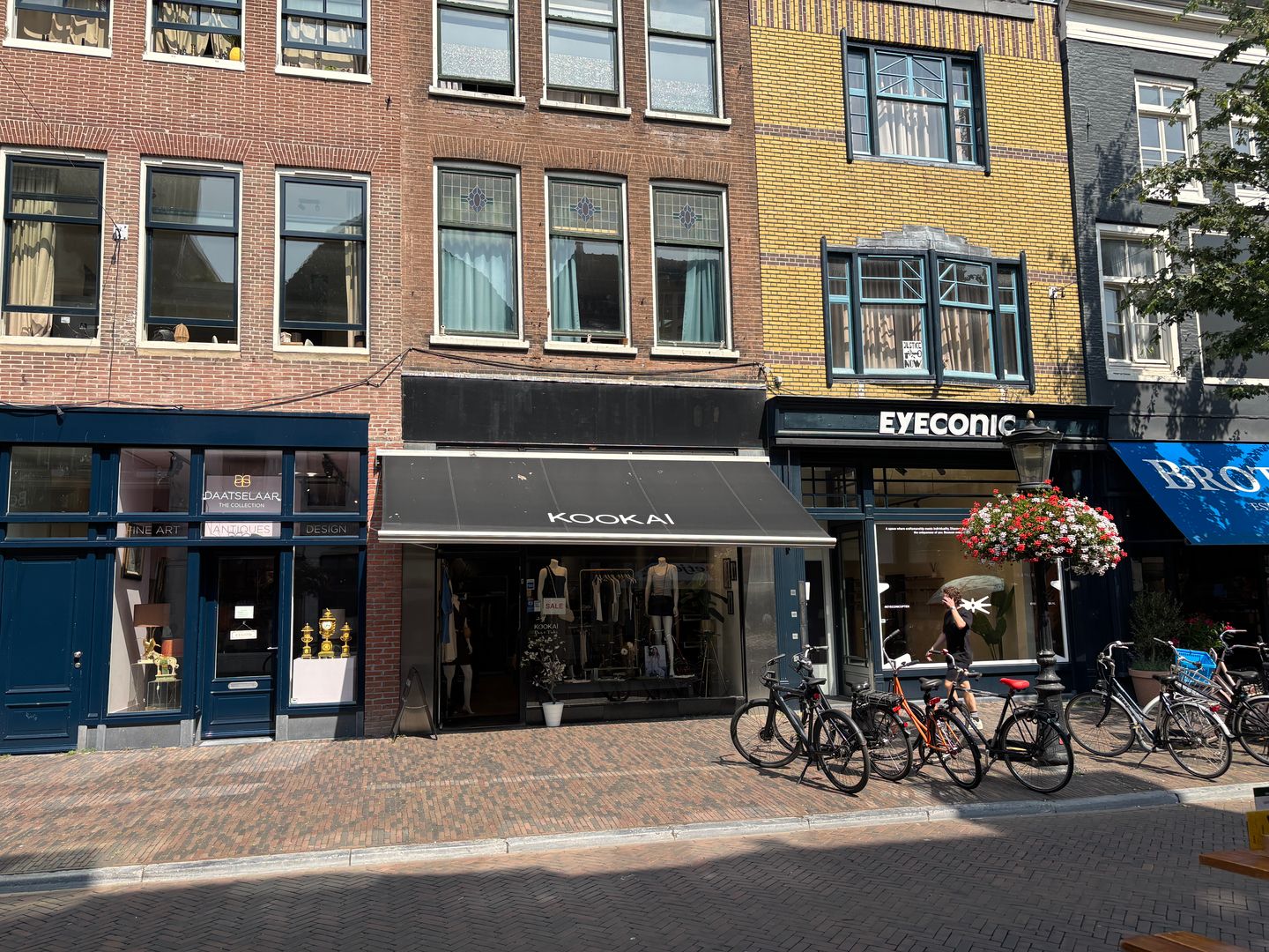 View photo 2 of Oudkerkhof 30