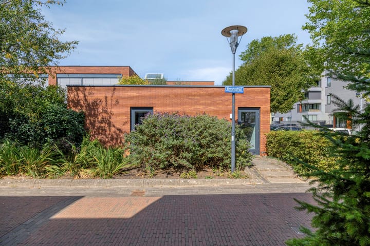 Photo 60 of Venusstraat 2