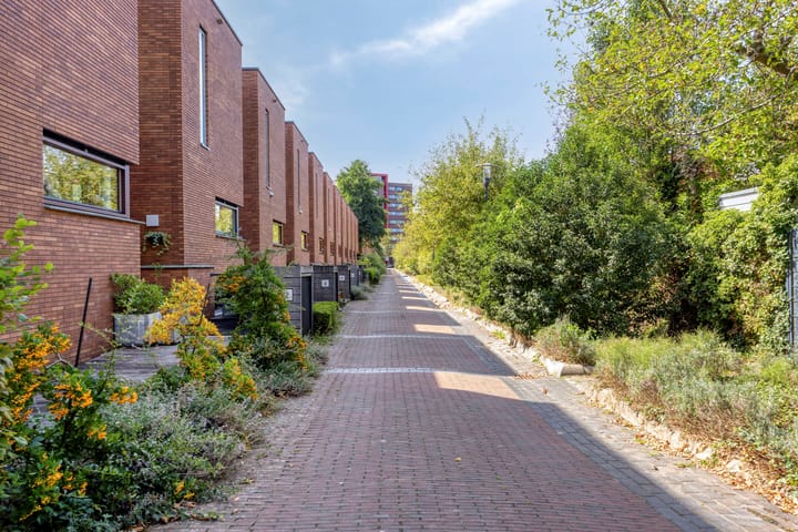 Photo 64 of Venusstraat 2