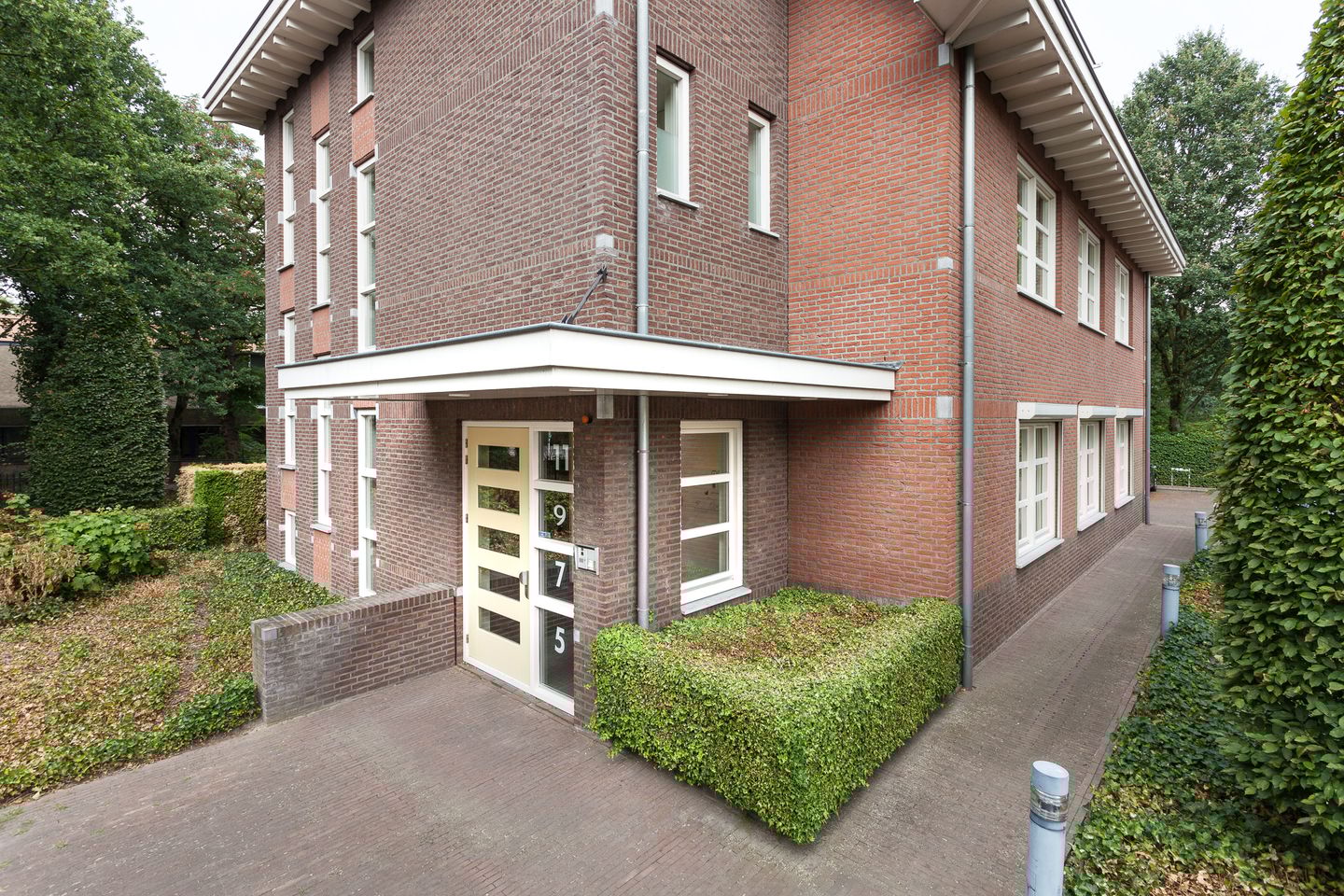 View photo 2 of Meerkollaan 5