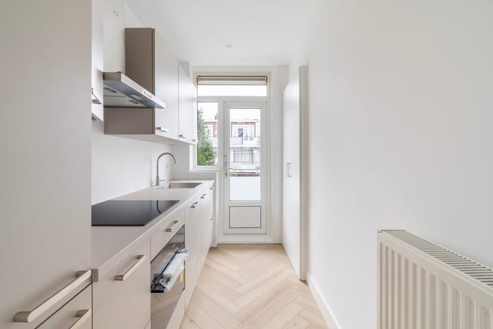 Photo 6 of Veluweplein 48