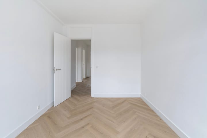 Photo 11 of Veluweplein 48