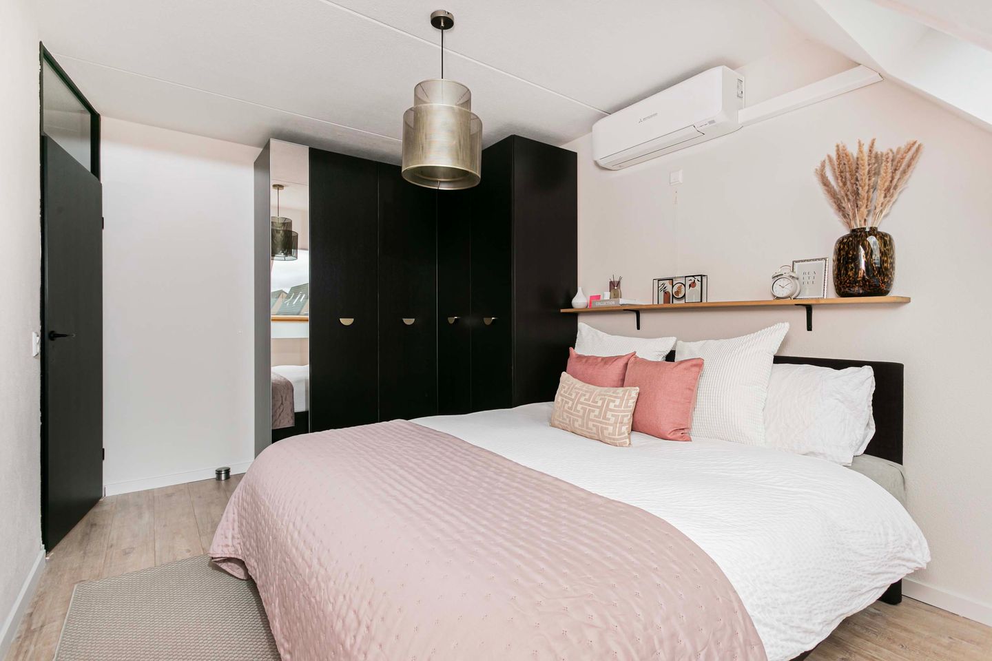 Foto 14 van Remus 29