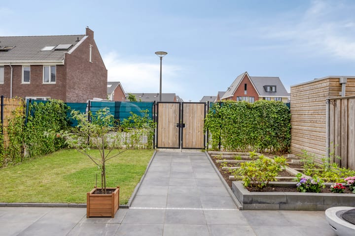 Foto 2 van Rozenbottel 20