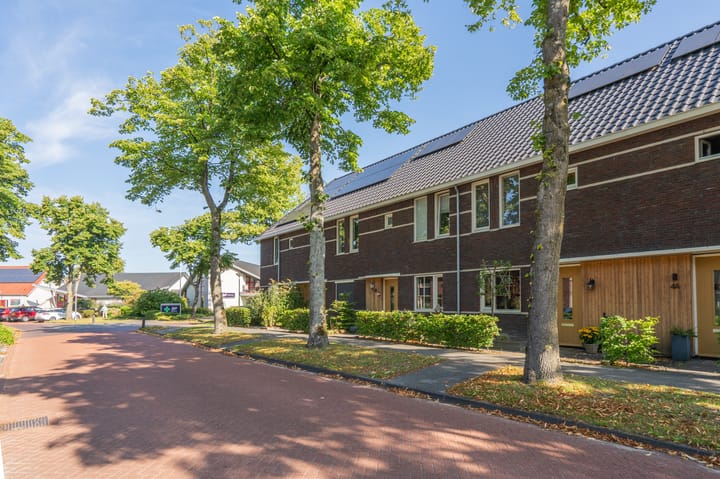 Photo 2 of Dingspelstraat 6