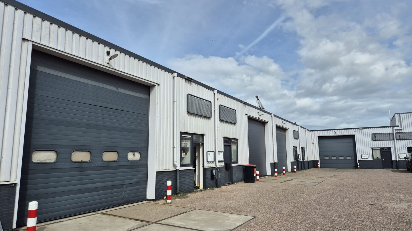 Bekijk foto 1 van Industrieweg 106