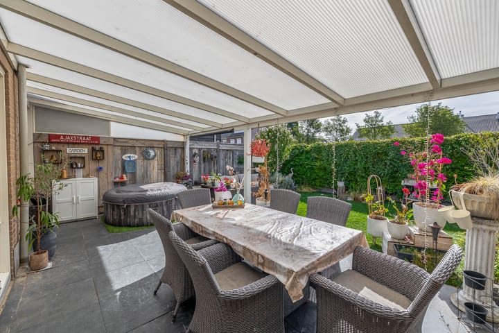 Foto 22 van Leliestraat 49