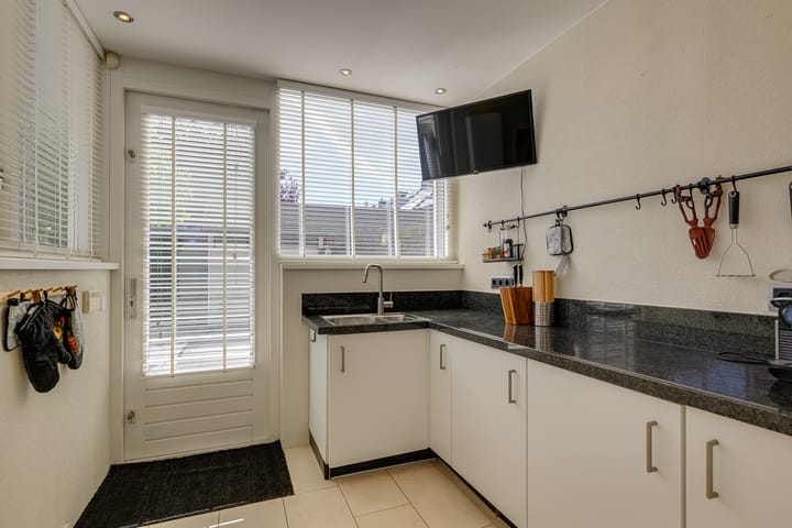 Foto 9 van van Lennepstraat 16