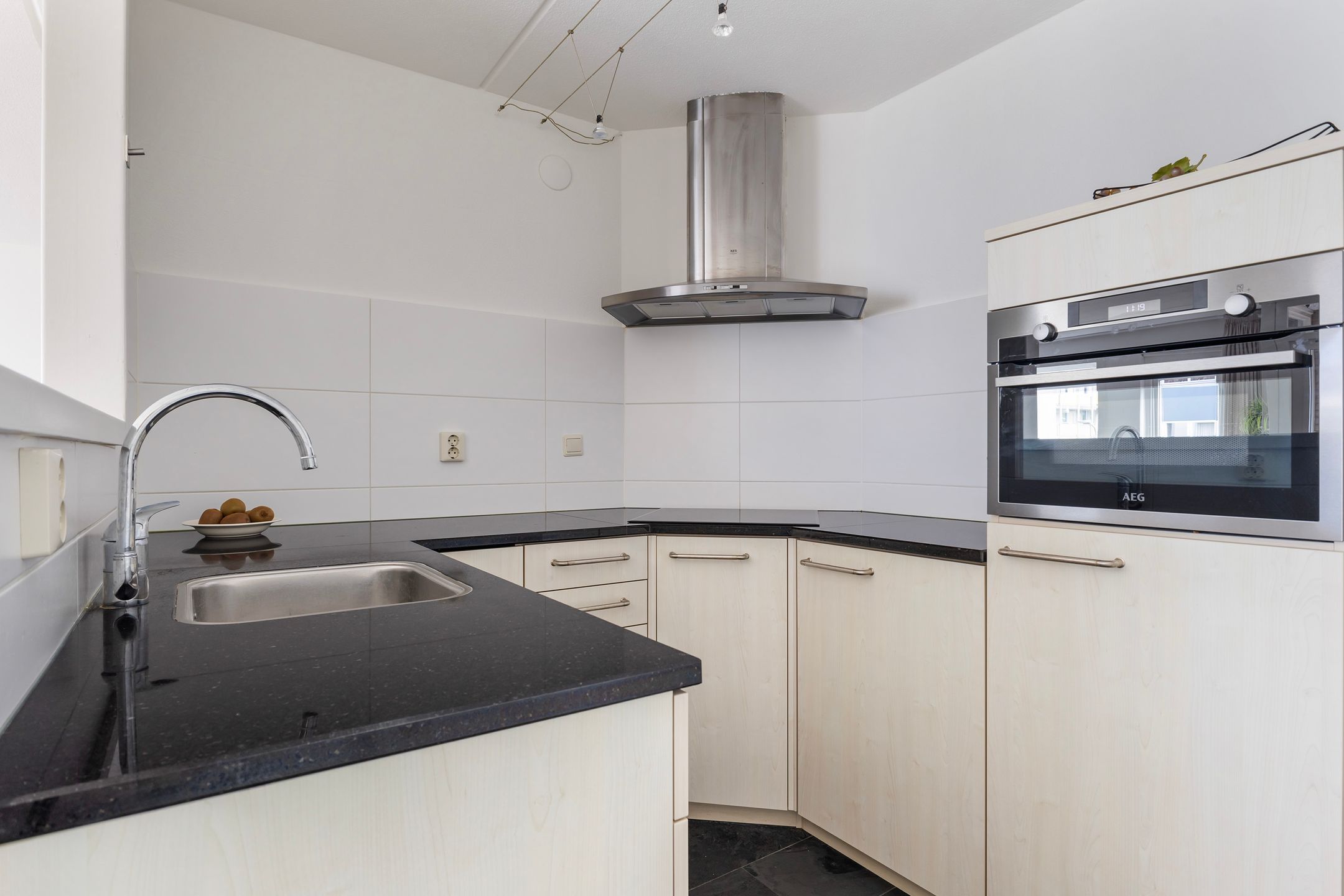 Photo 21 of Dekamastraat 18