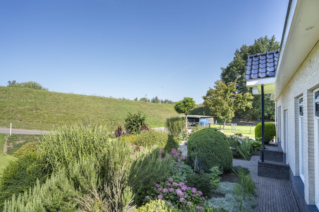 Foto 62 van Zuiderlingedijk 245-A