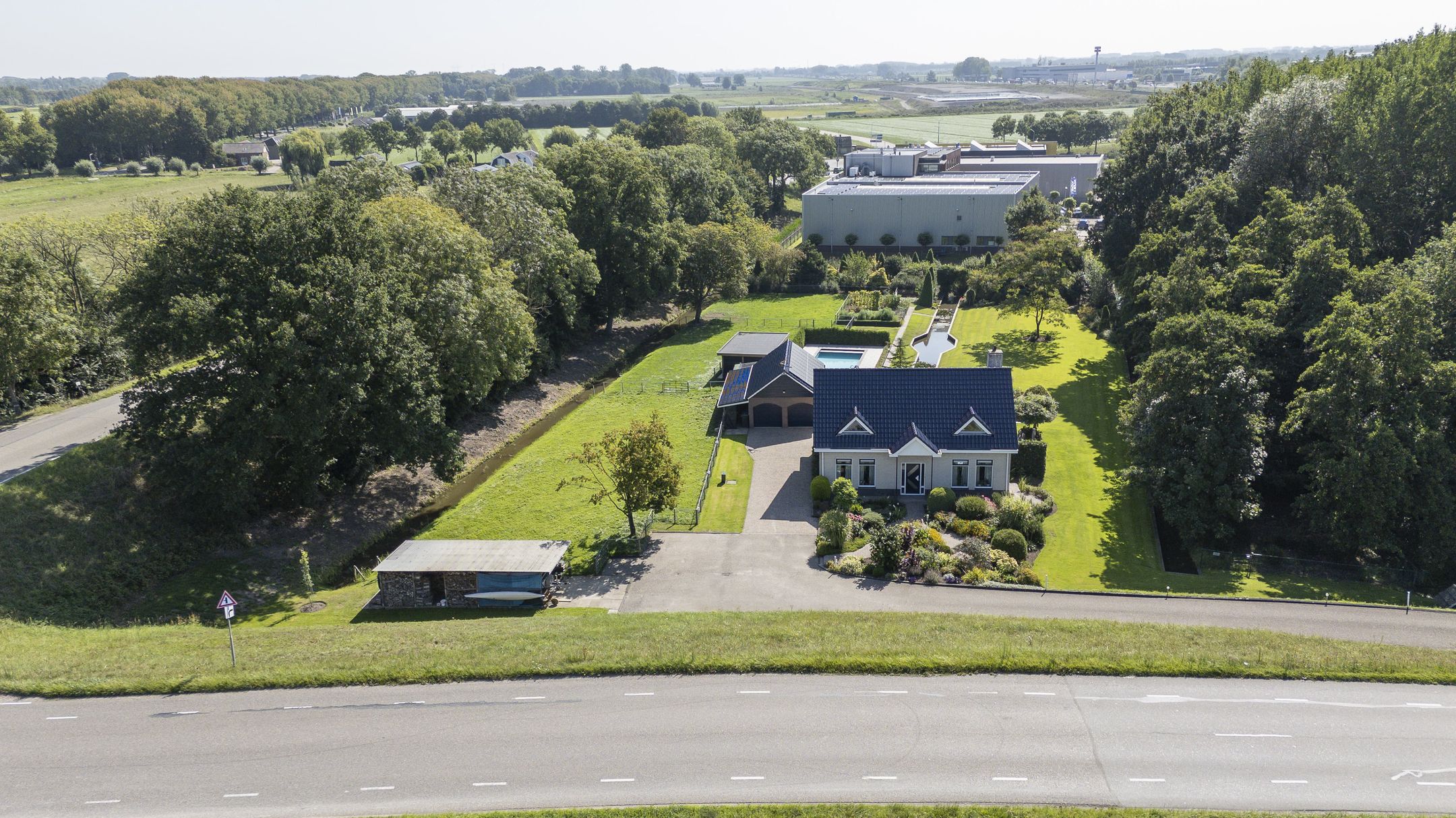 Foto 63 van Zuiderlingedijk 245-A