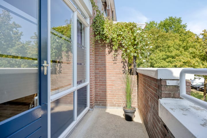 Photo 5 of Huzarenstraat 38