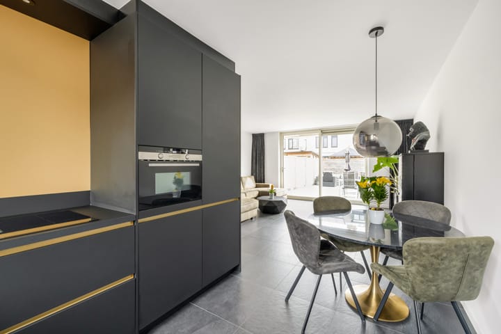 Foto 14 van Bouvignestraat 66