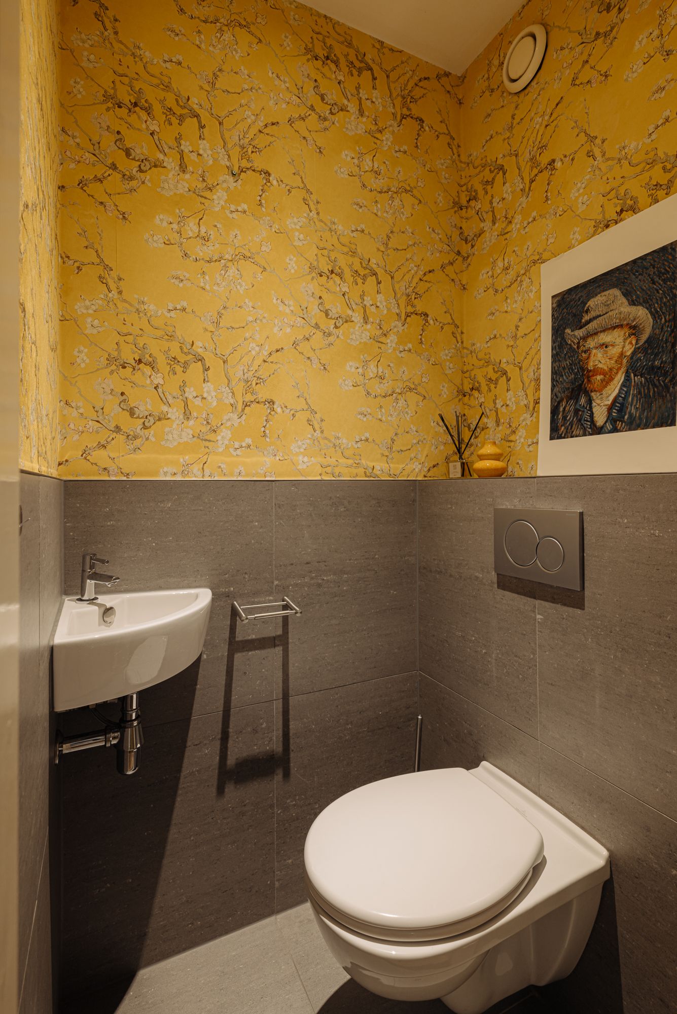 Photo 14 of Vincent van Goghstraat 23-A