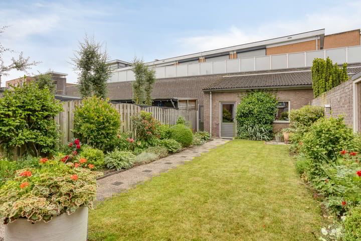 Photo 2 of Haarstraat 10