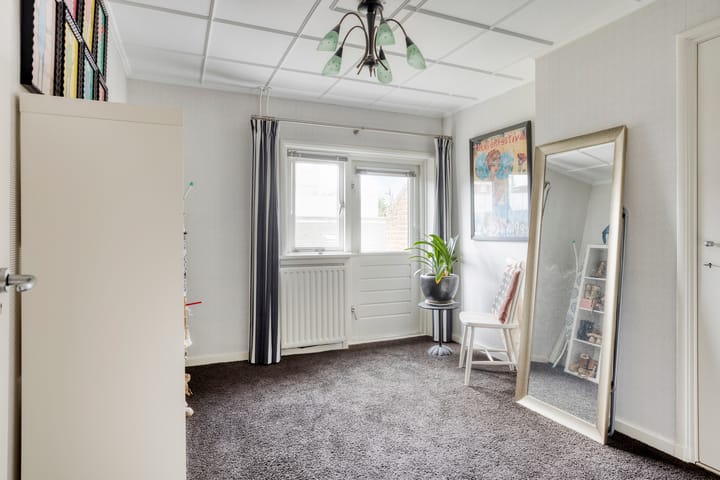 Photo 29 of Haarstraat 10