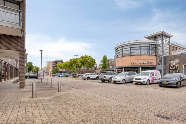 Photo 37 of Haarstraat 10