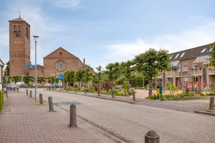 Photo 36 of Haarstraat 10