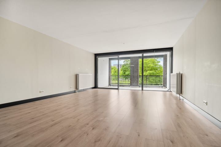 Foto 8 van Eva Besnyöstraat 543