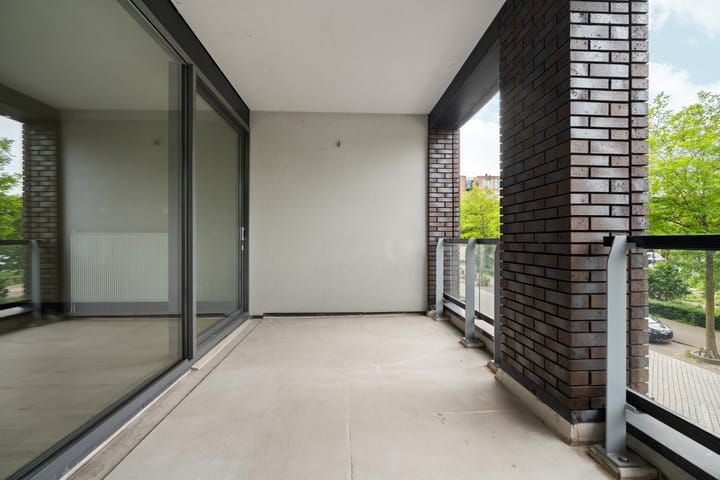 Foto 11 van Eva Besnyöstraat 543