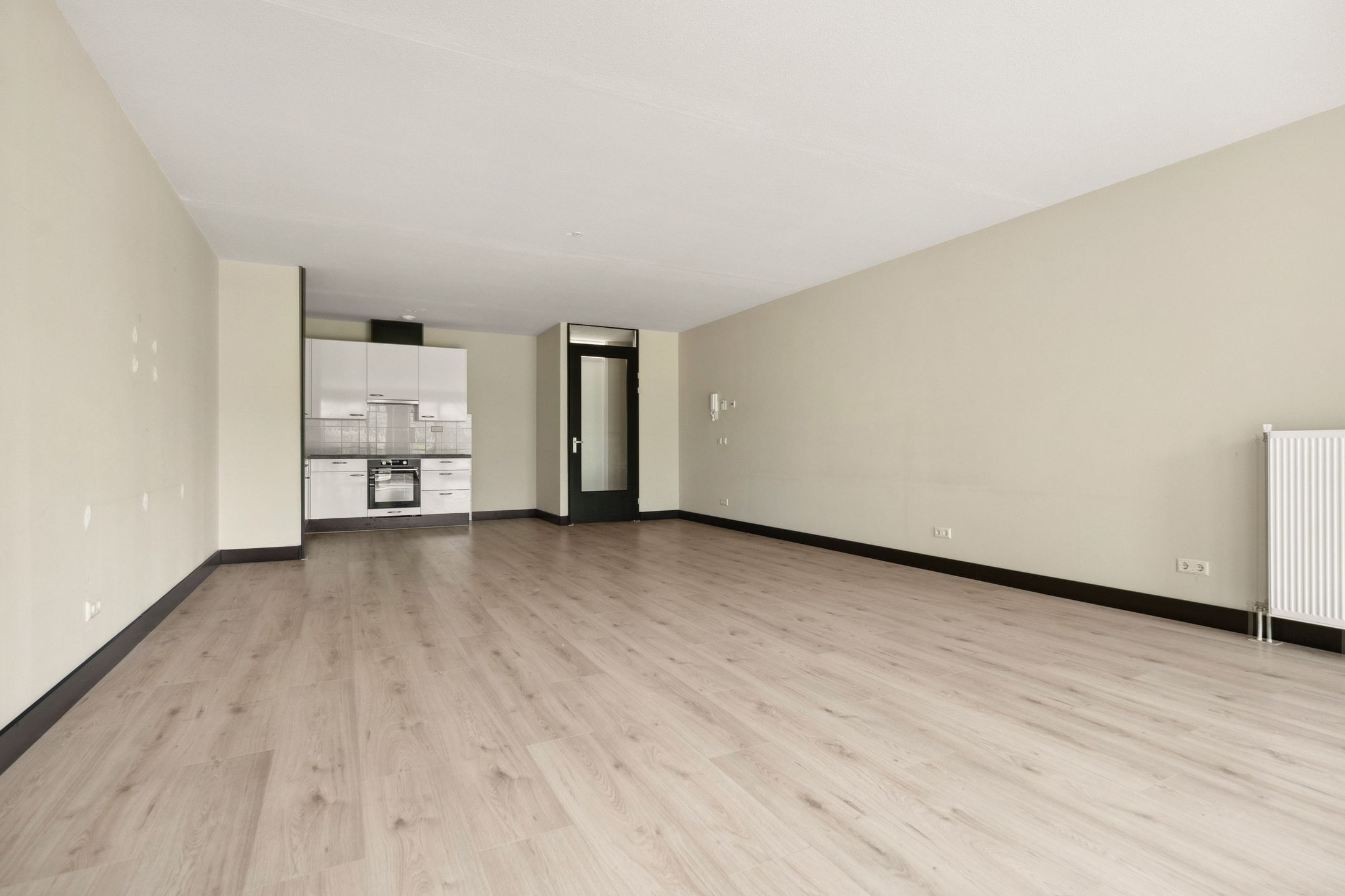 Foto 12 van Eva Besnyöstraat 543