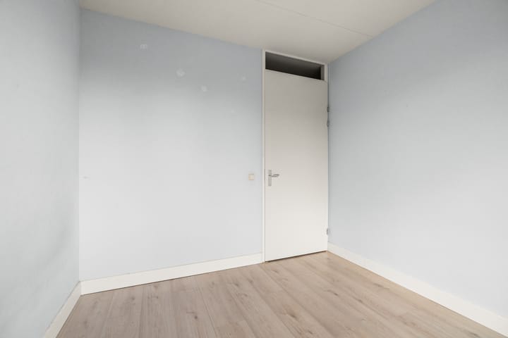 Foto 25 van Eva Besnyöstraat 543