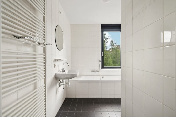 Foto 26 van Eva Besnyöstraat 543