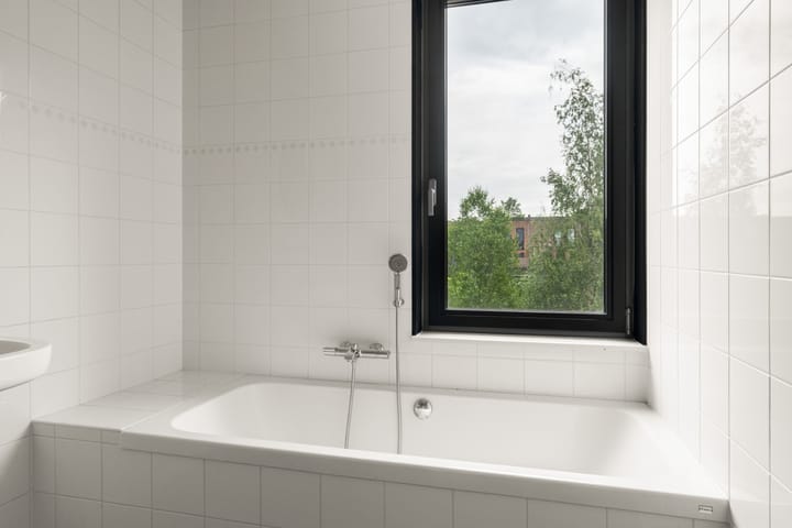 Foto 28 van Eva Besnyöstraat 543