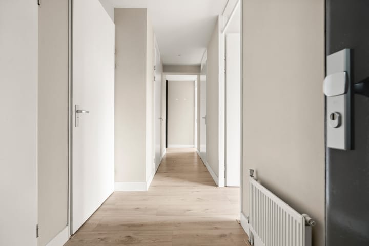 Foto 32 van Eva Besnyöstraat 543