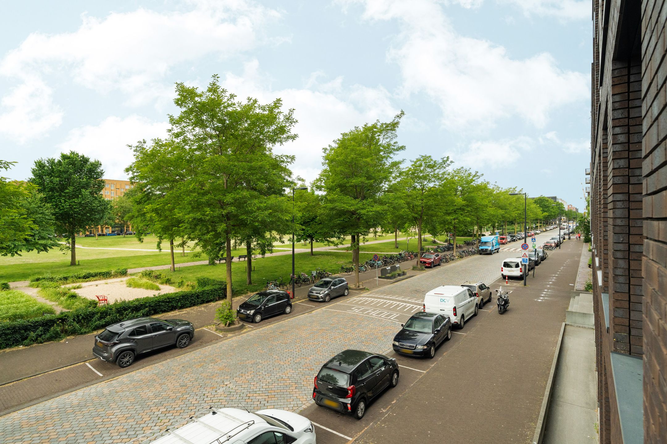 Foto 33 van Eva Besnyöstraat 543