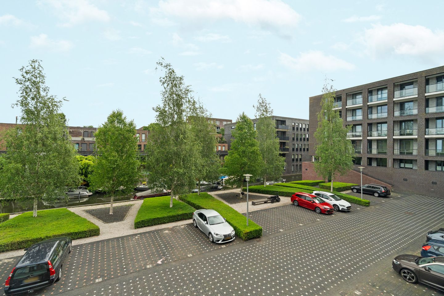 Foto 35 van Eva Besnyöstraat 543