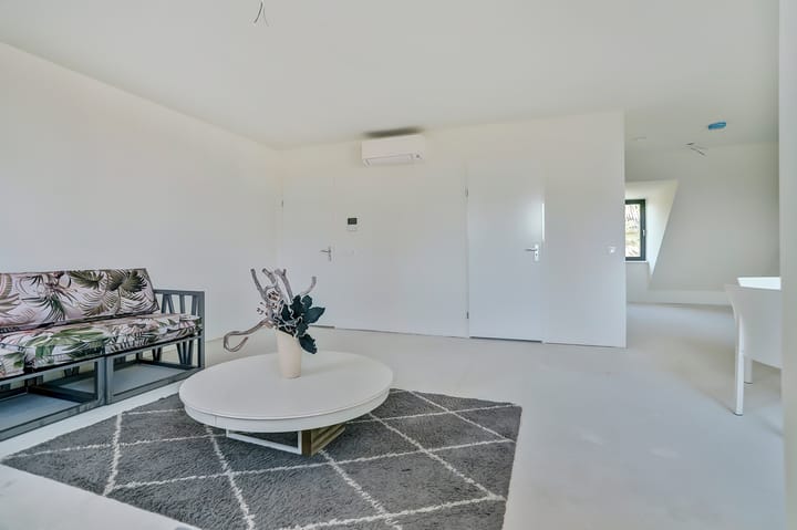 Photo 5 of Westvoorstraat 22-H