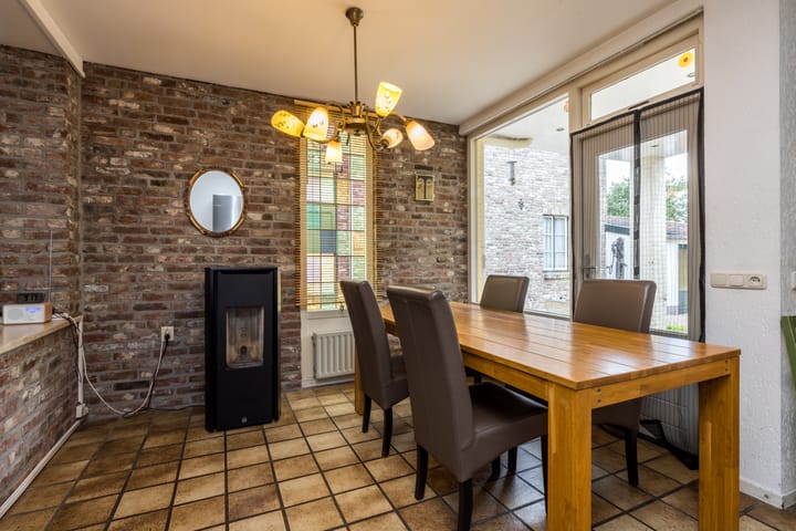 Photo 10 of Dorpstraat 35